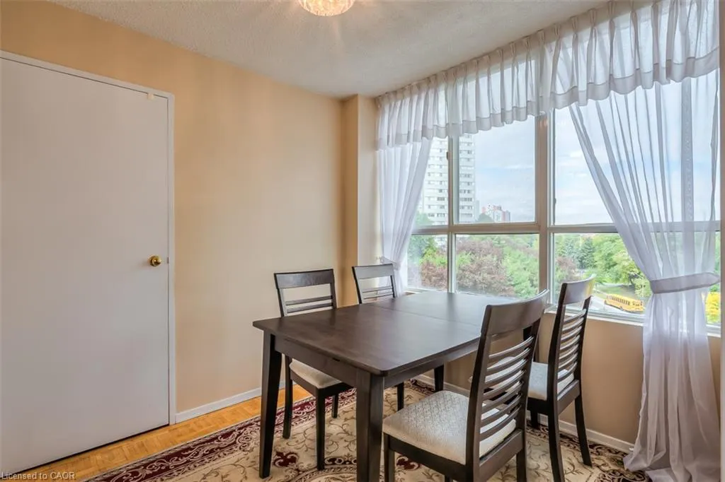 3695 Kaneff Crescent #612