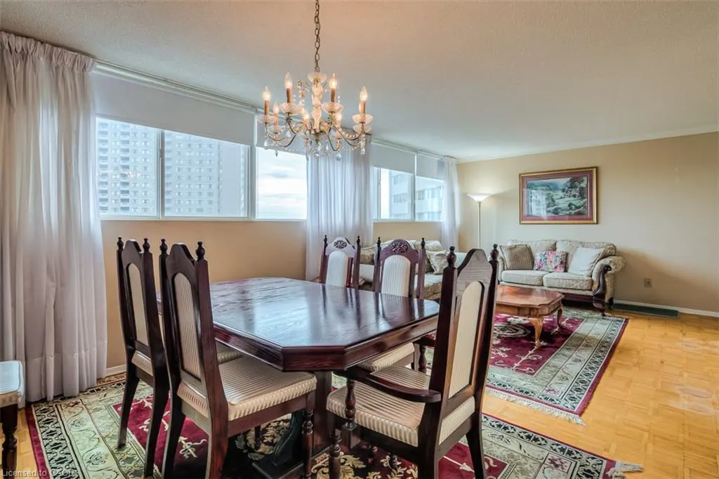 3695 Kaneff Crescent #612