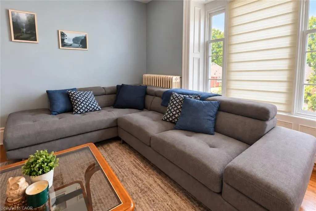 59 Bruce Street #Upper Apt #3