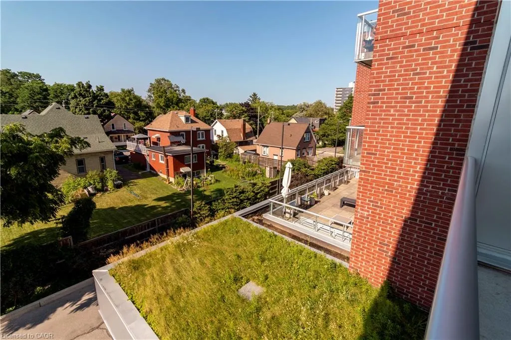 42 Bridgeport Road E #301