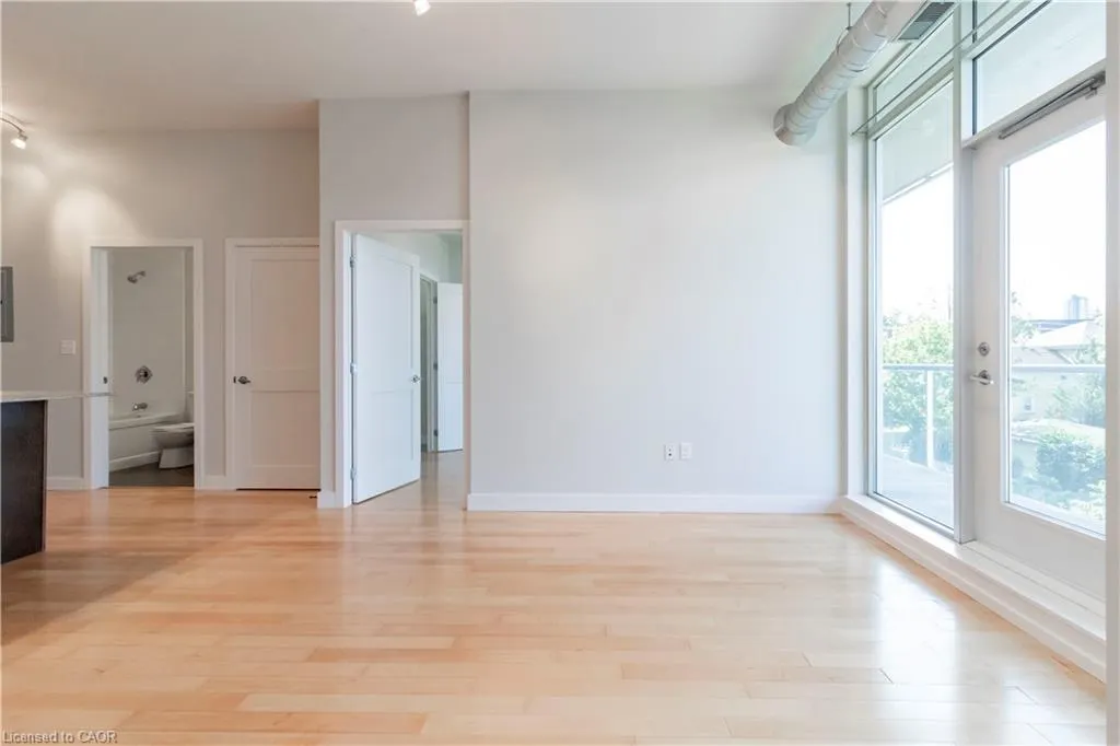 42 Bridgeport Road E #301