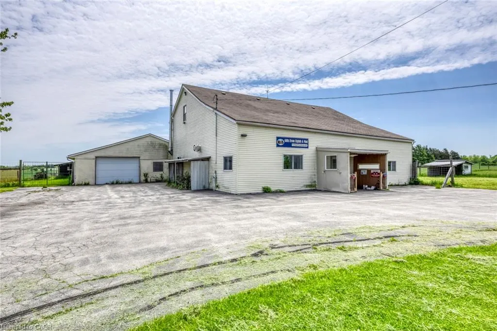 232 Eighth Road E