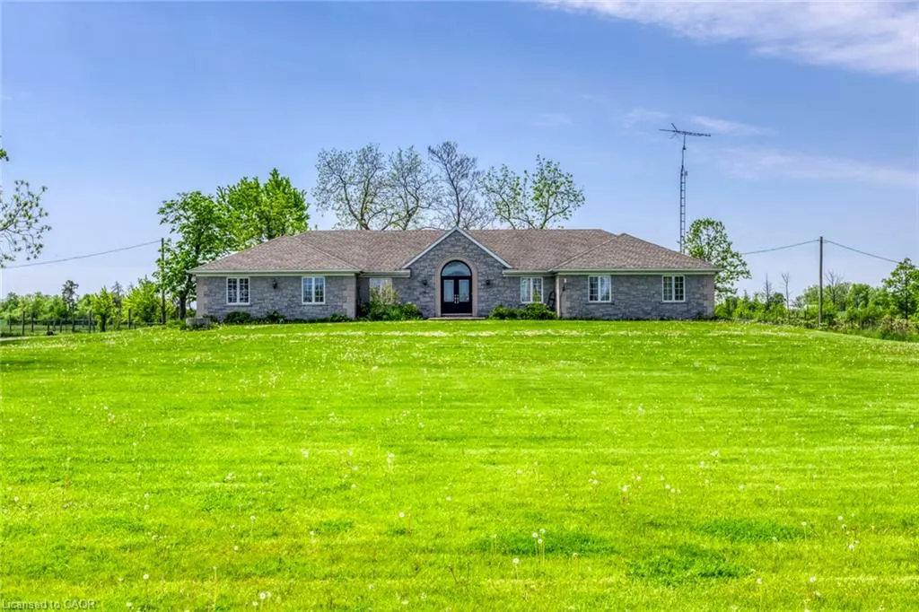 232 Eighth Road E