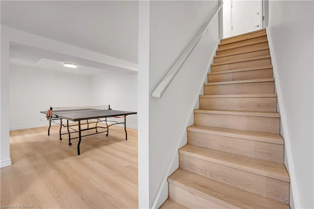 598 Black Oak Crescent