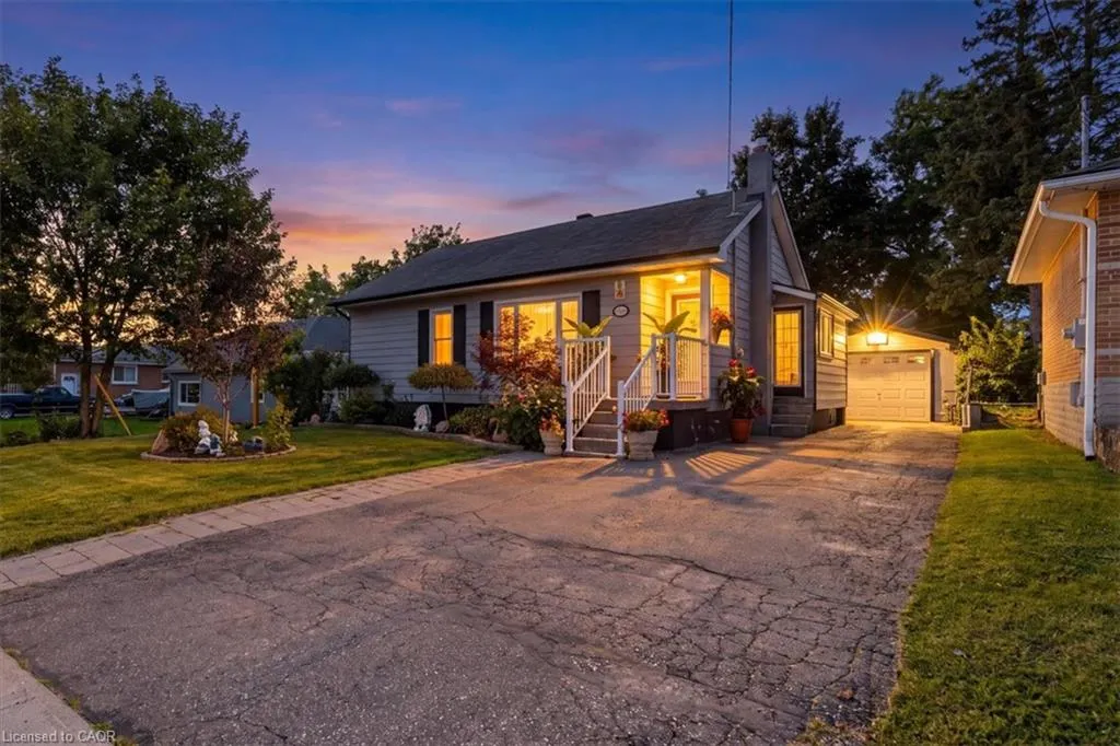 8 Wauchope Avenue