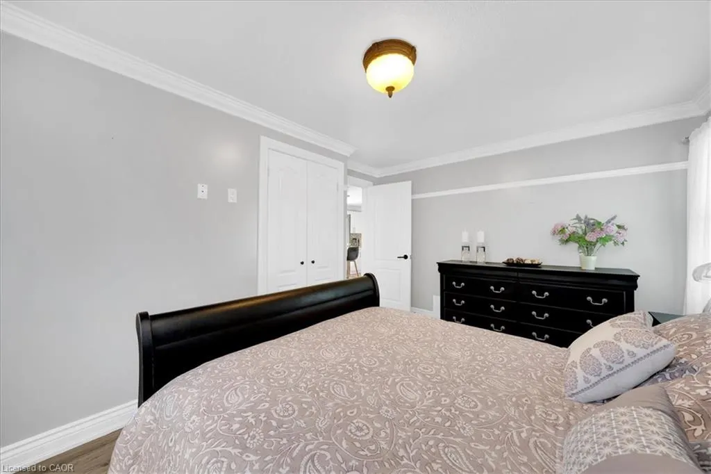 8 Wauchope Avenue