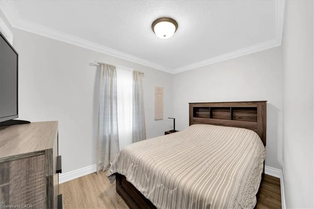 8 Wauchope Avenue