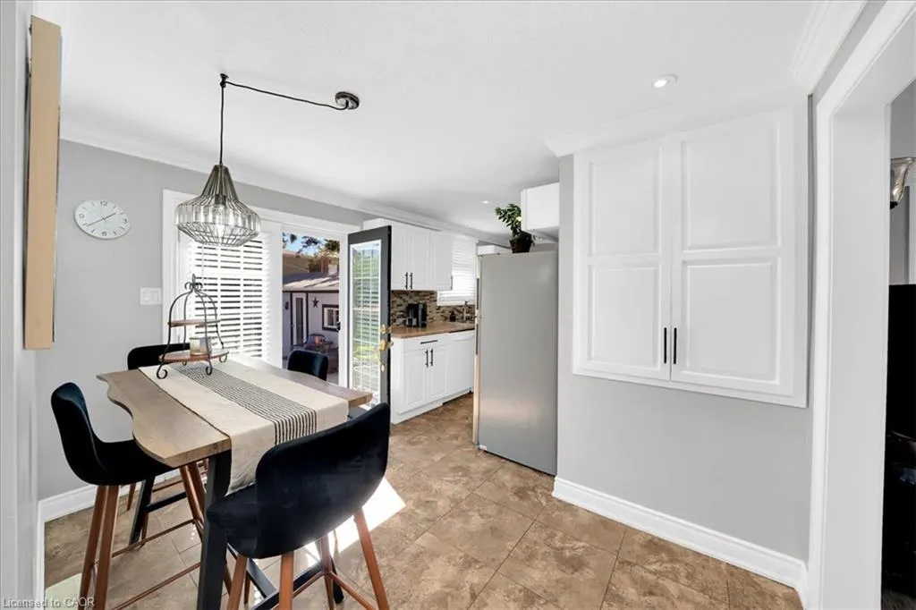 8 Wauchope Avenue