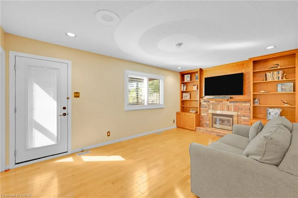 588 Louise Drive