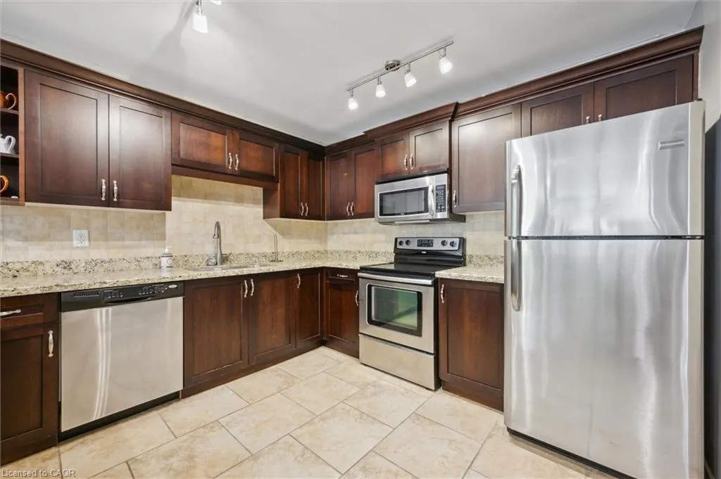 55 Yarmouth Street #903
