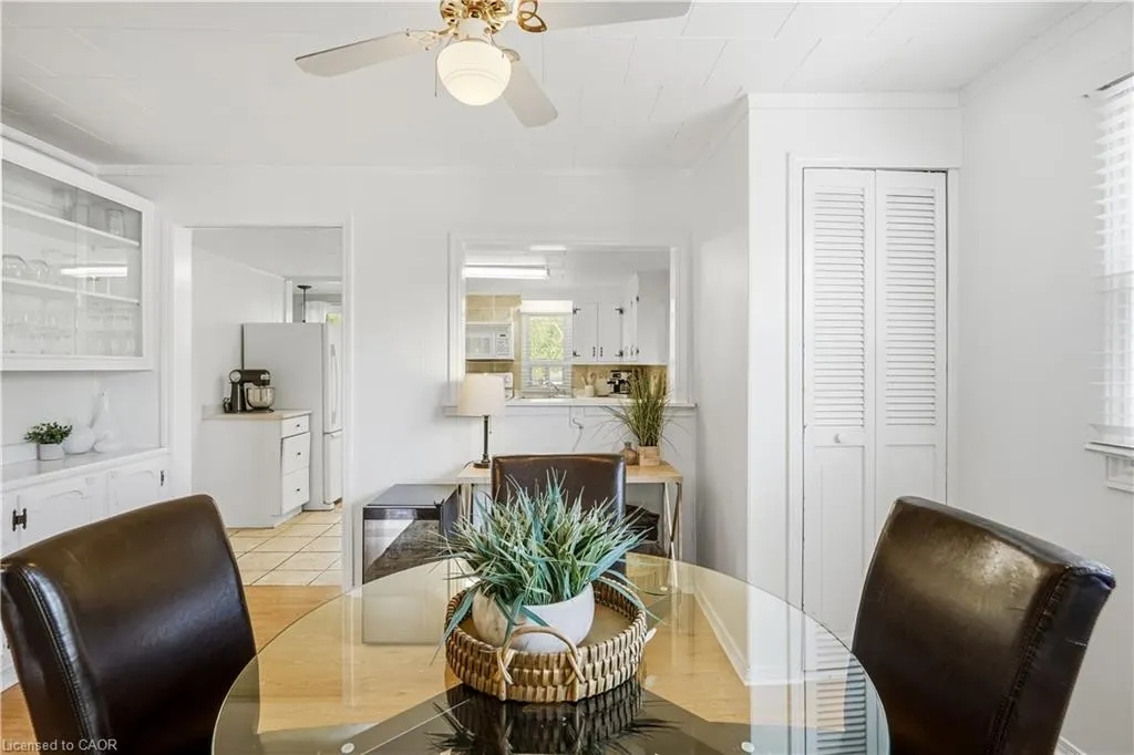 42 Sanderson Street