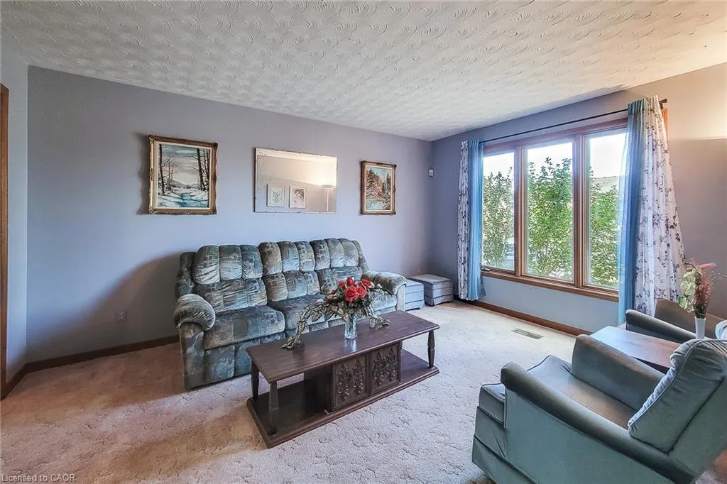 61 Highland Road
