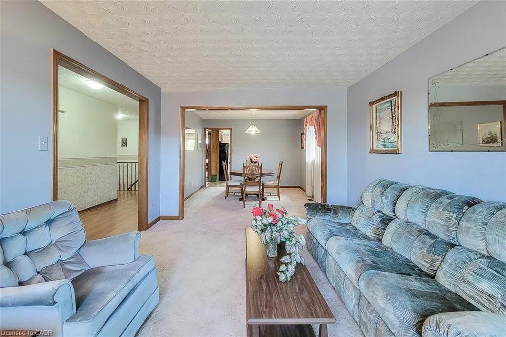 61 Highland Road