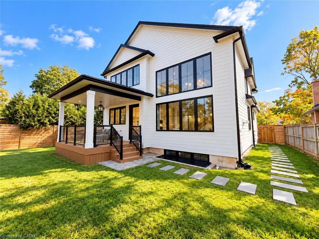 260 Kent Crescent