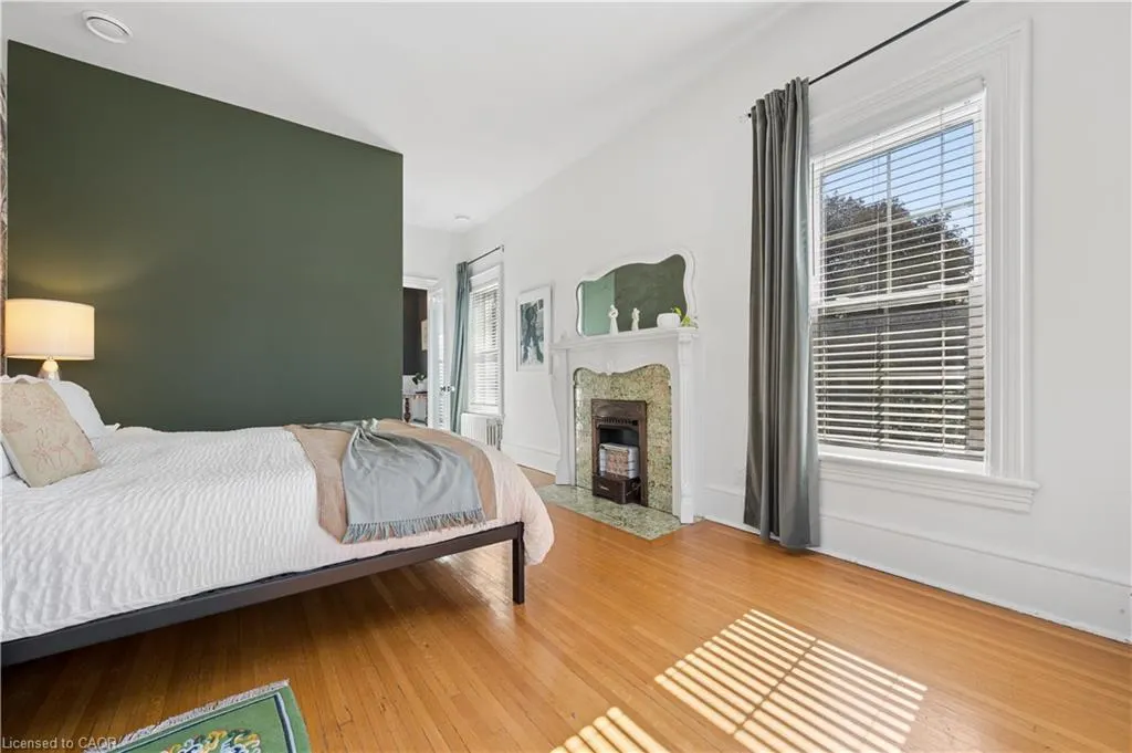66 Park Hill Road E