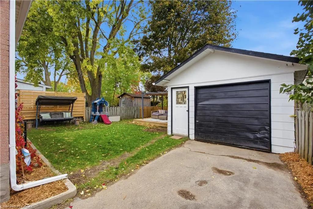 18 Birch Avenue