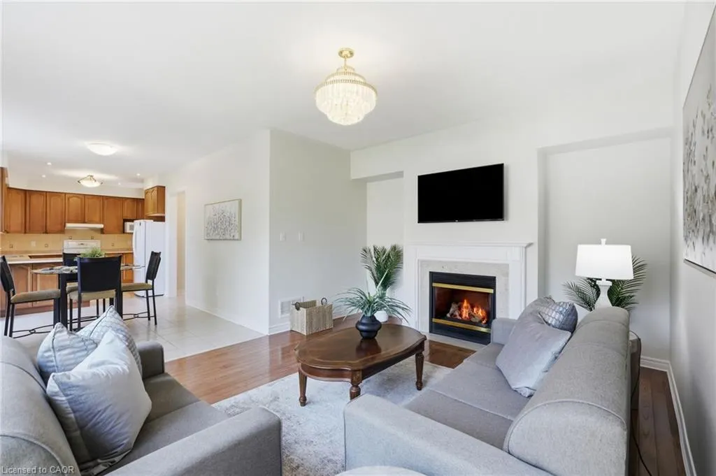 2241 Glazebrook Circle