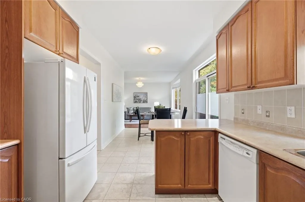 2241 Glazebrook Circle
