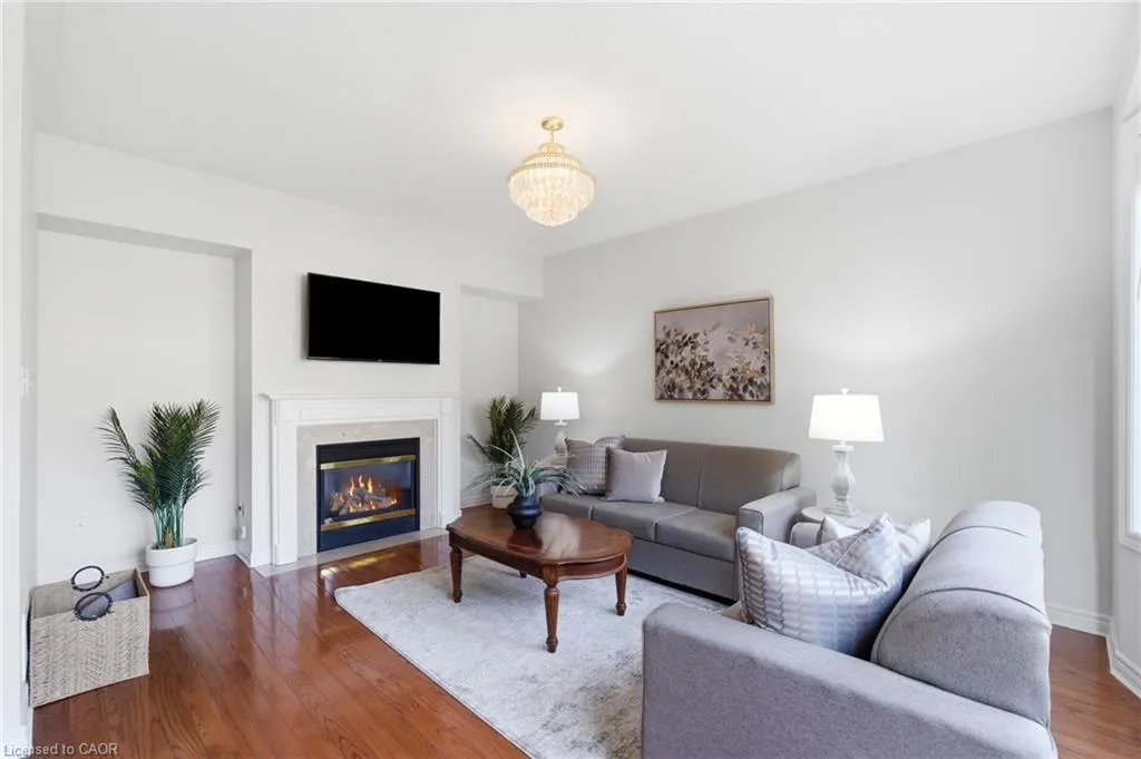 2241 Glazebrook Circle