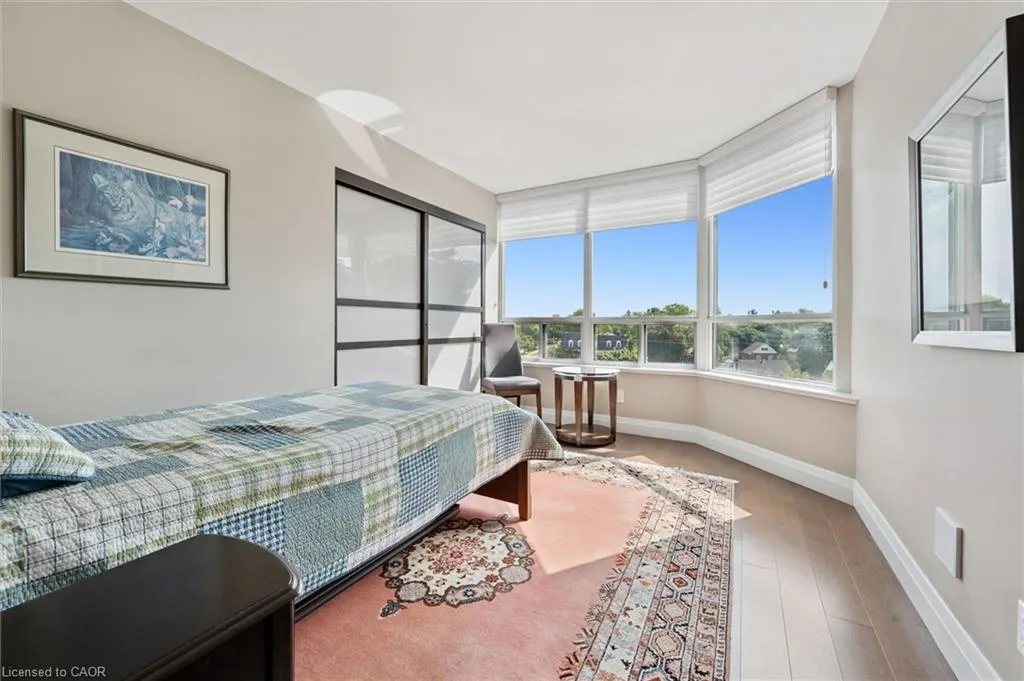 6 Willow Street #602