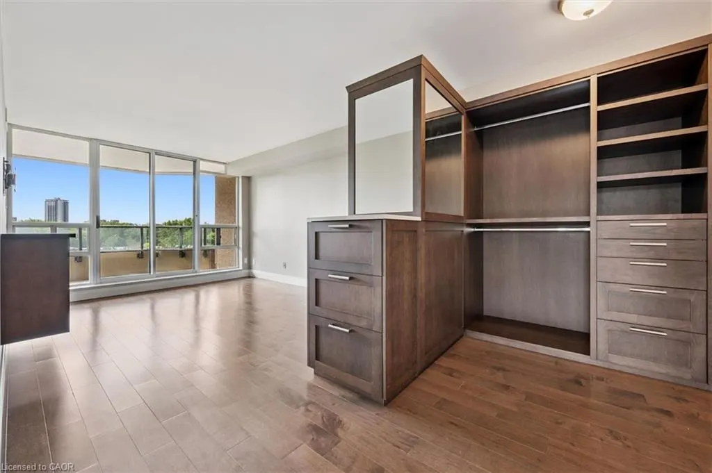 6 Willow Street #602