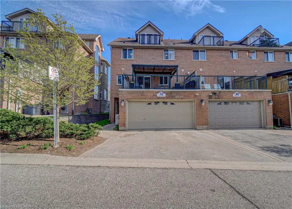 32 Bruce Street