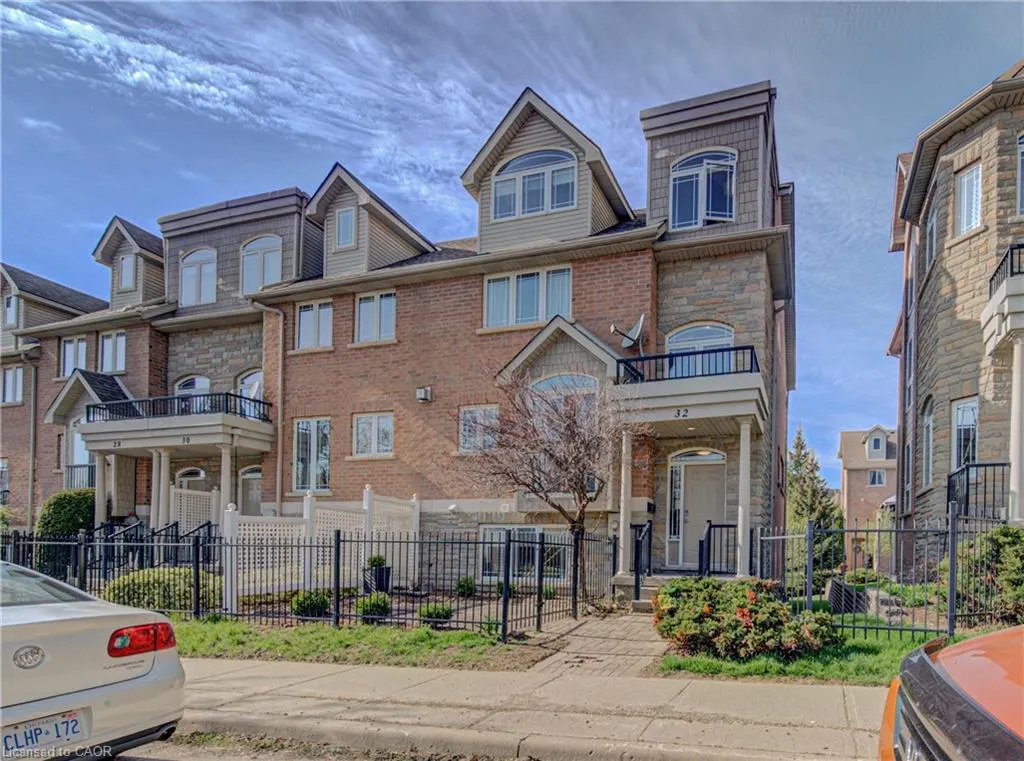 32 Bruce Street
