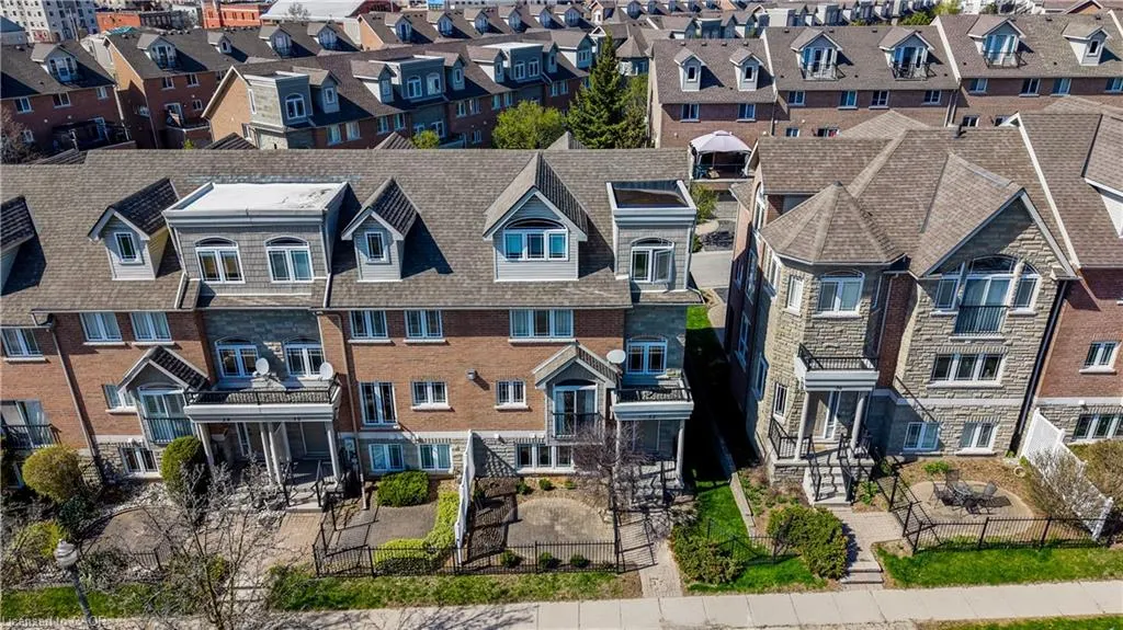 32 Bruce Street