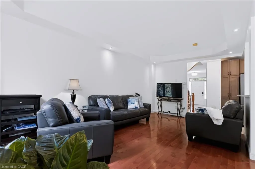 5151 Upper Middle Road #11