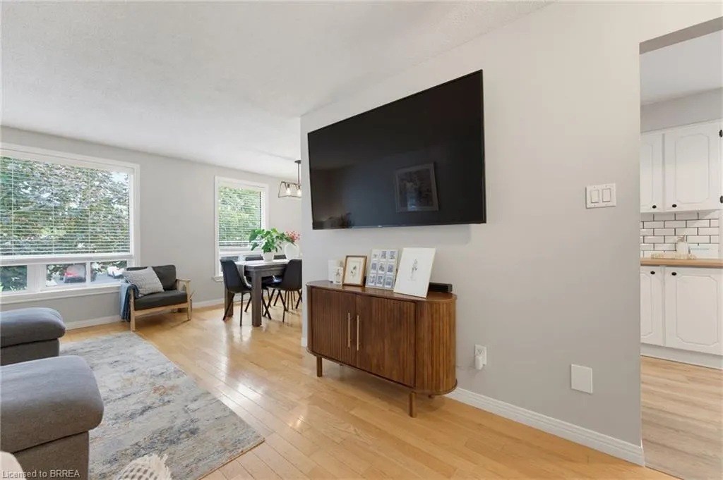 35 Scott Road