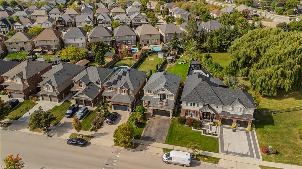 32 Great Oak Trail