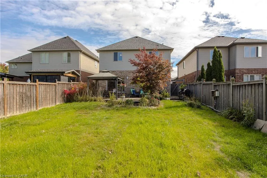 32 Great Oak Trail