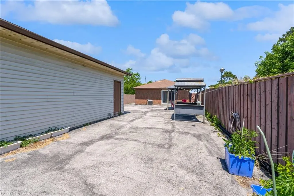261 Limeridge Road W