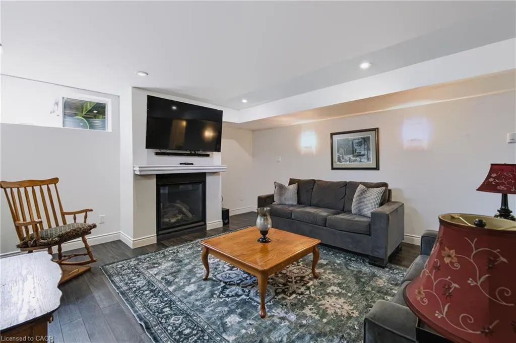 244 Dundas Street W #22
