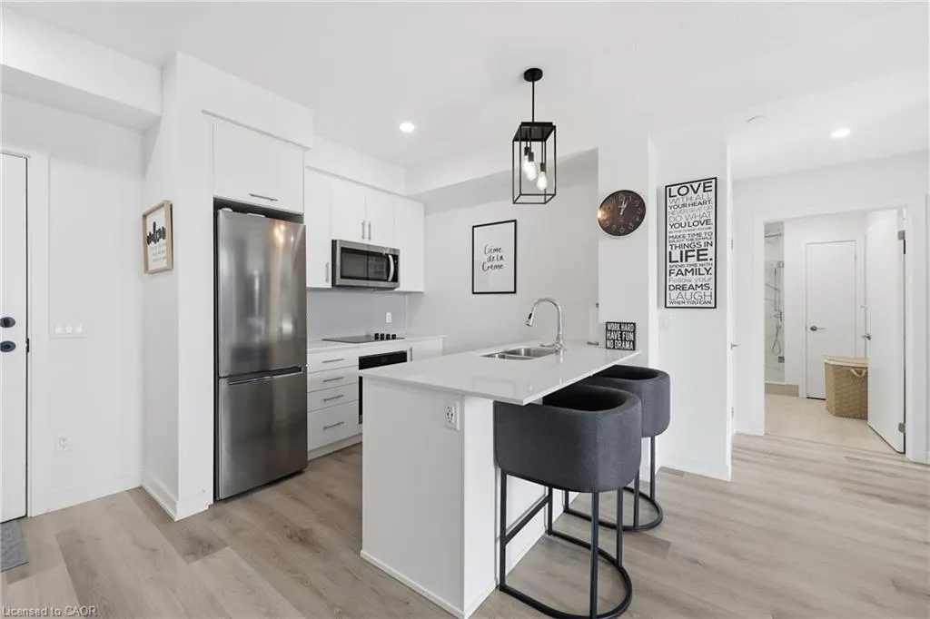 600 North Service Road #301