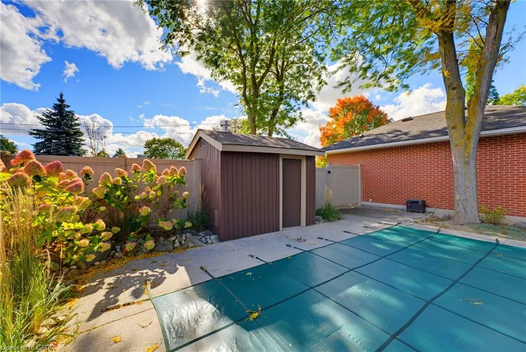 33 Jackson Crescent