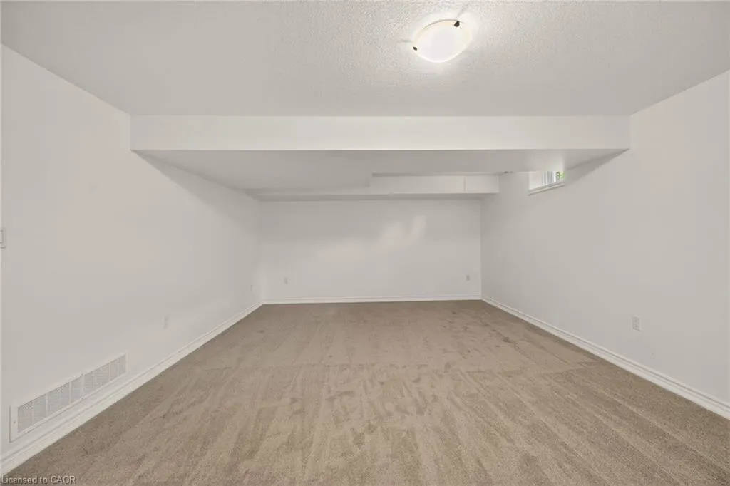 14 Ecker Lane