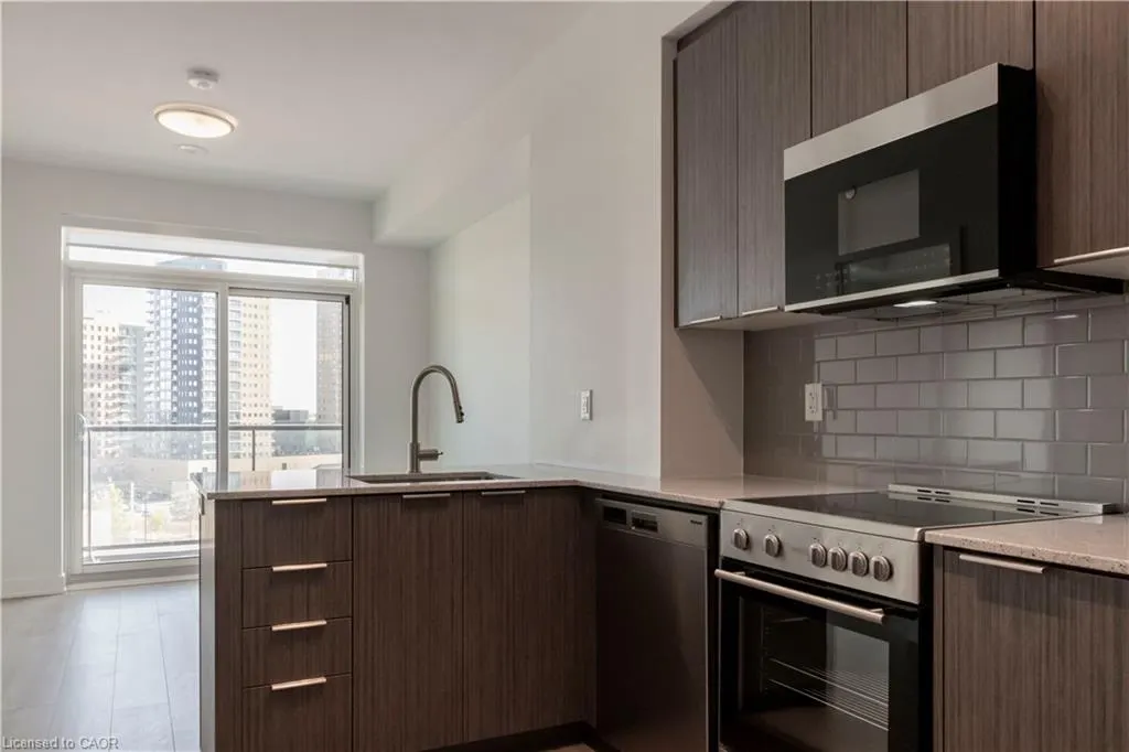 25 Wellington Street S #501