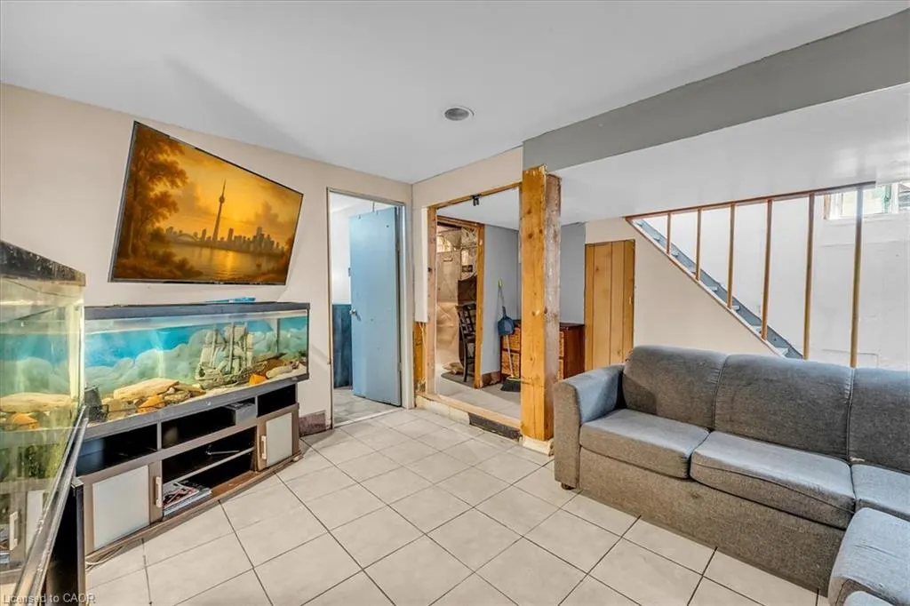 3313 Acala Crescent