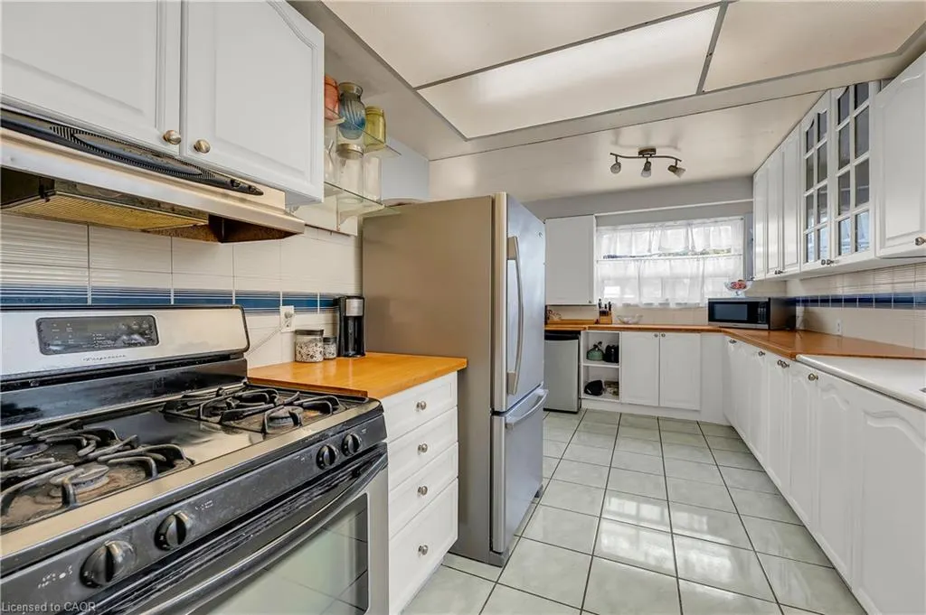 3313 Acala Crescent