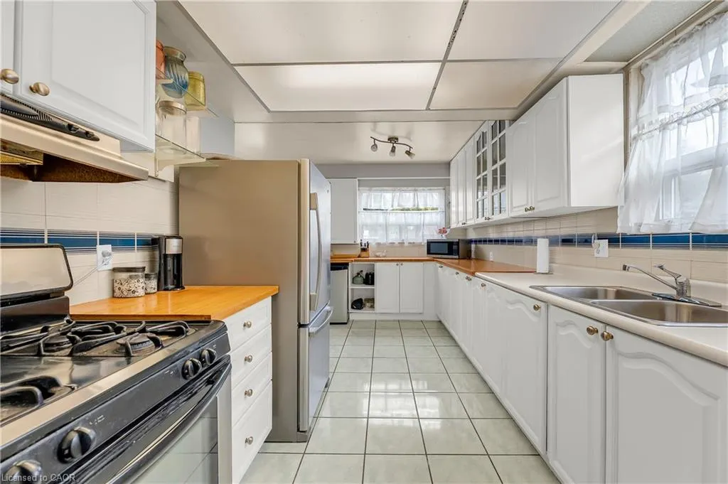 3313 Acala Crescent