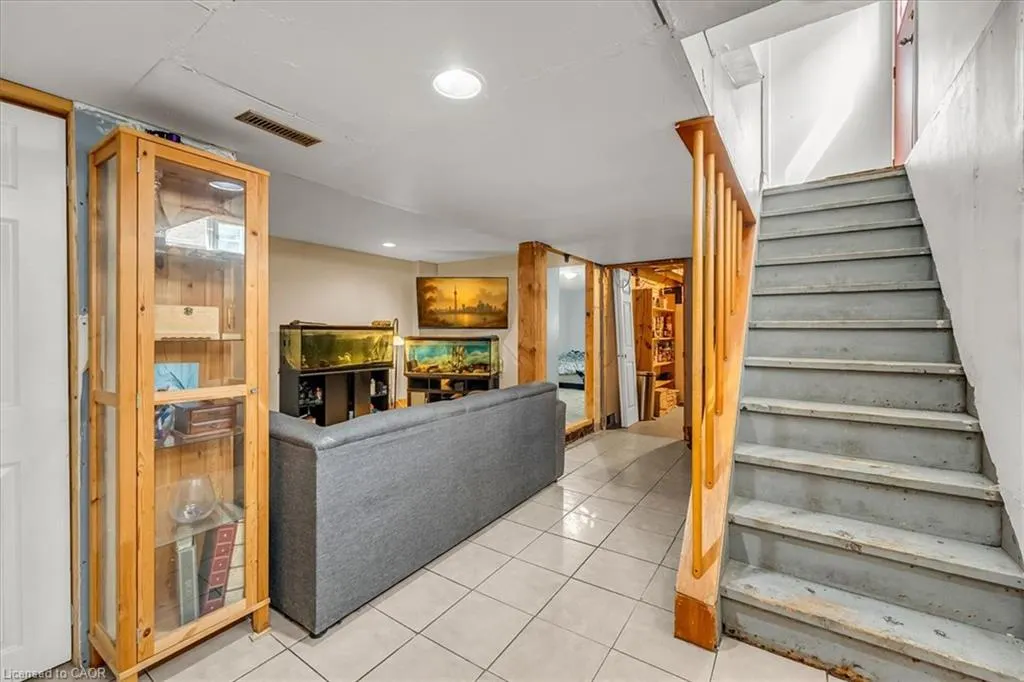 3313 Acala Crescent