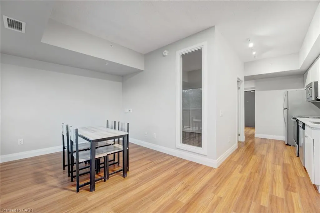 1 Wellington Street #207
