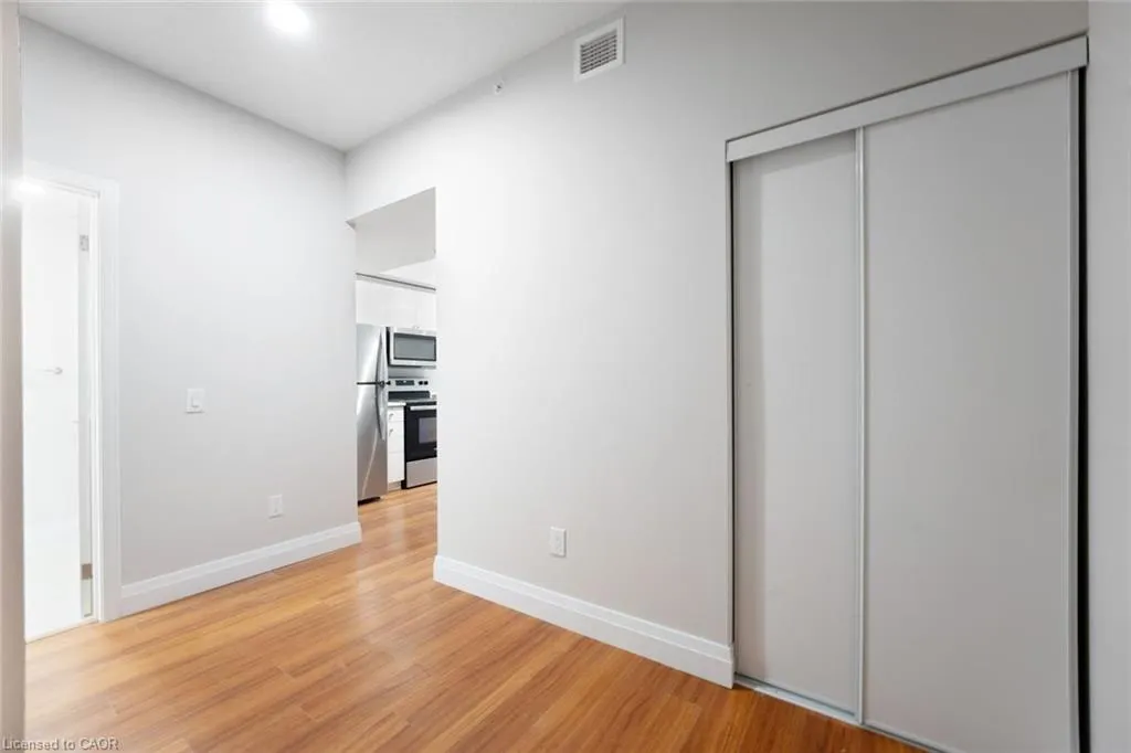 1 Wellington Street #207