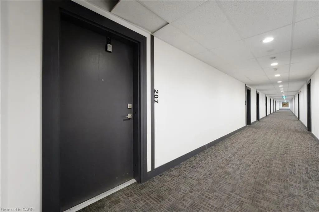 1 Wellington Street #207