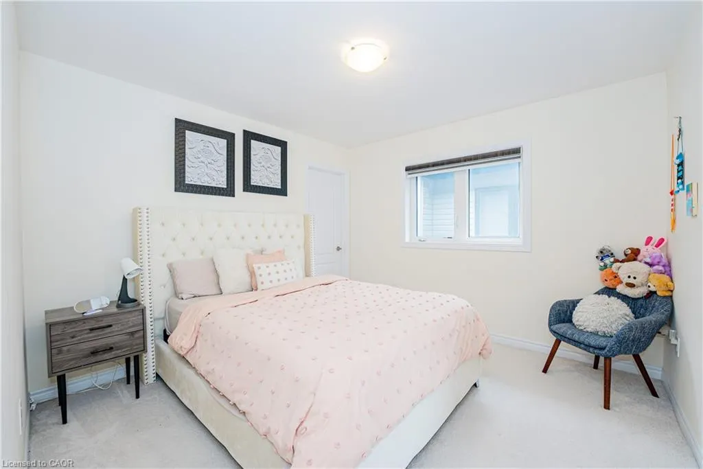22 Oaktree Drive