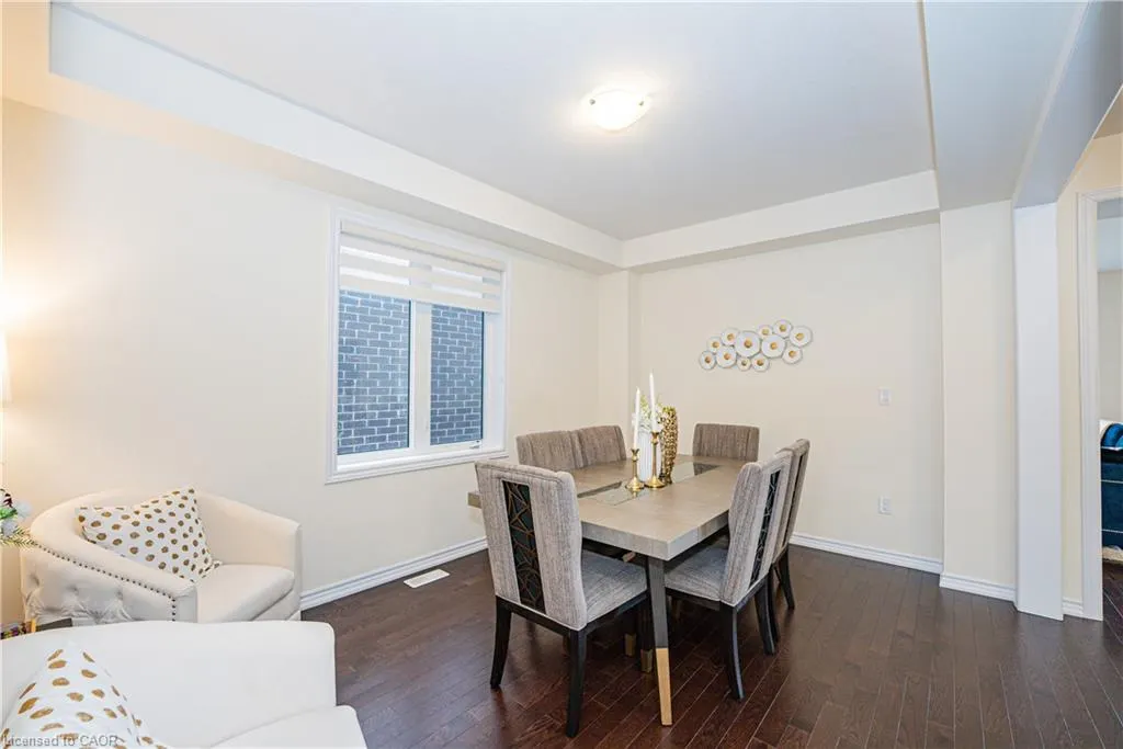 22 Oaktree Drive