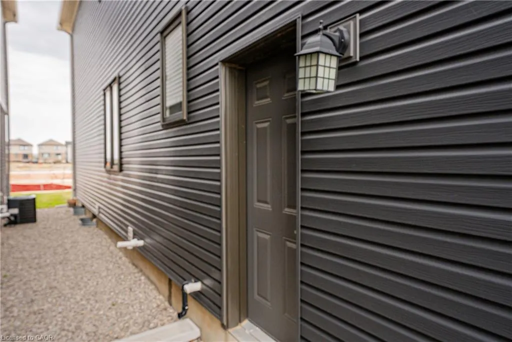 22 Oaktree Drive