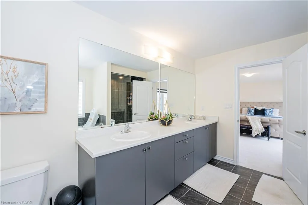 22 Oaktree Drive