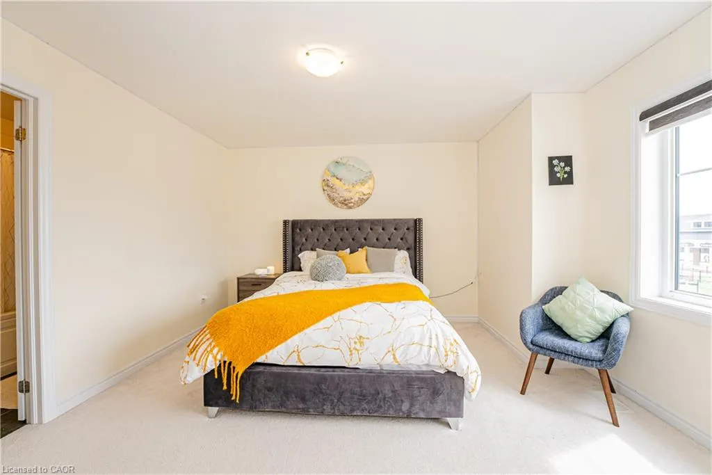 22 Oaktree Drive